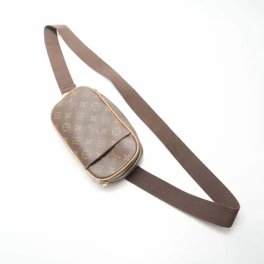 LOUIS VUITTON Brown Monogram Pochette Shoulder Bag